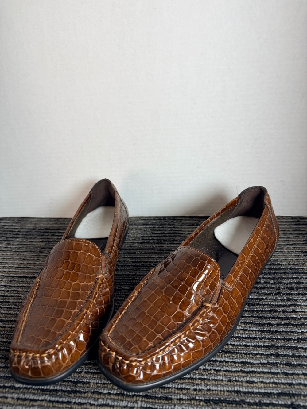 SAS WOMENS LOAFER SHOES 8.5 M NEW JOY CROC COGNAC BROWN PATENT LEATHER SHOE- - Picture 6 of 12